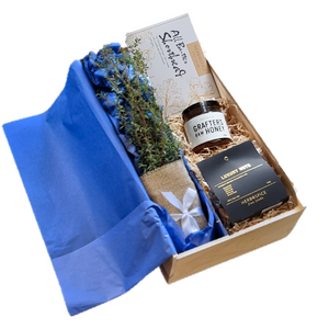 Native NZ tree with shortbread, nz honey and luxury nuts in wooden gift box